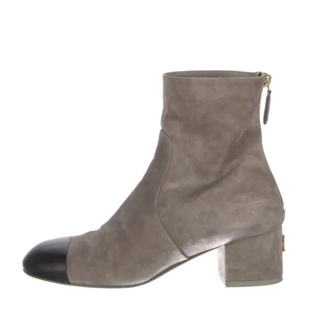 CHANEL cap toe